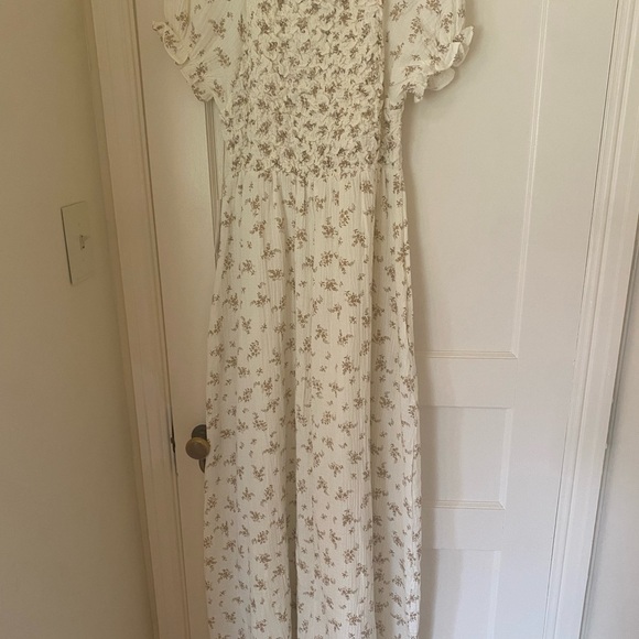 NWT Worth Collective Emilia 100% Cotton Smocked Floral Cream Maxi Dress - Picture 3 of 4